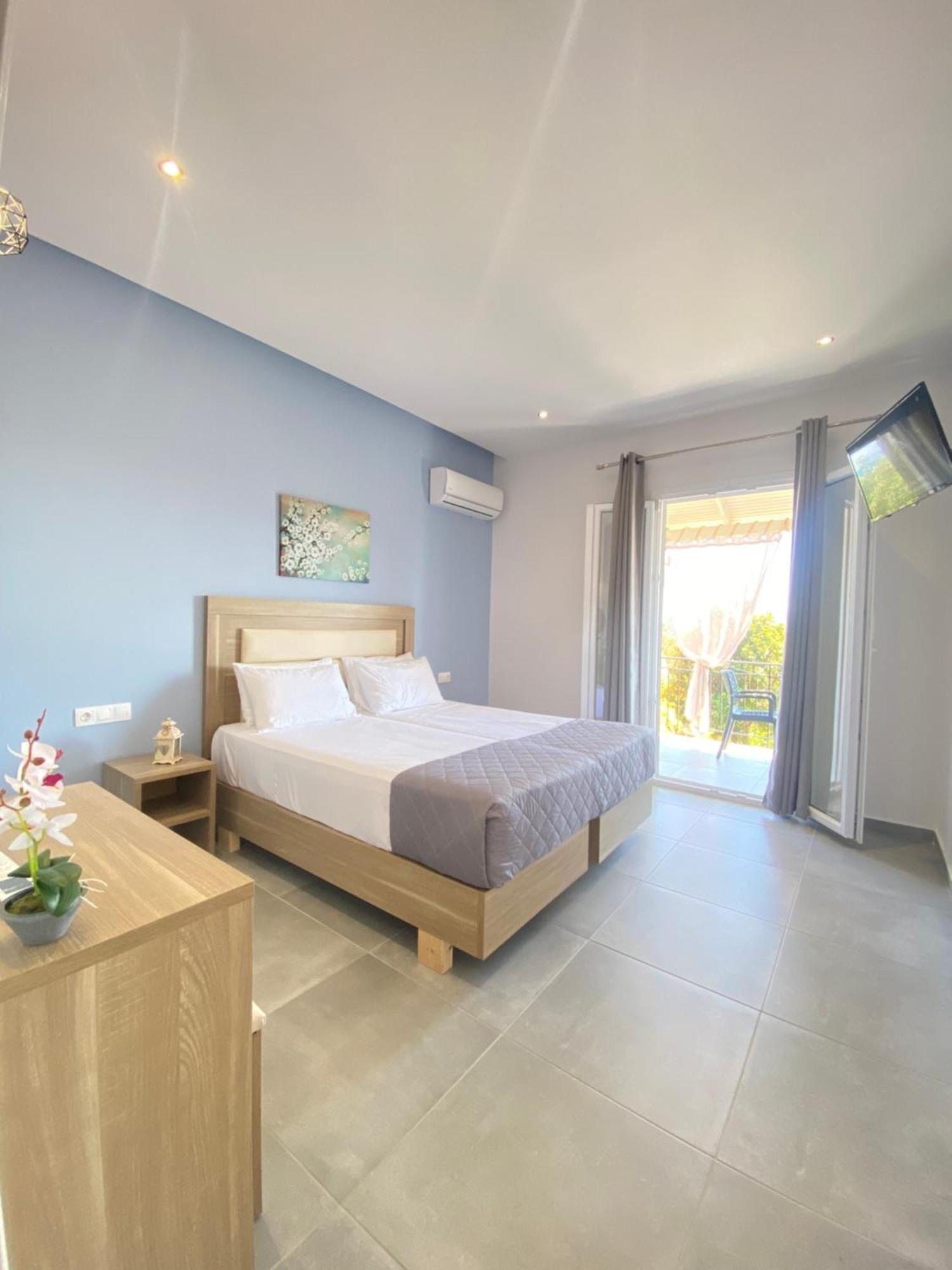Paradiso Hotel Sea View And Pool Suites Ipsos Corfu Eksteriør billede