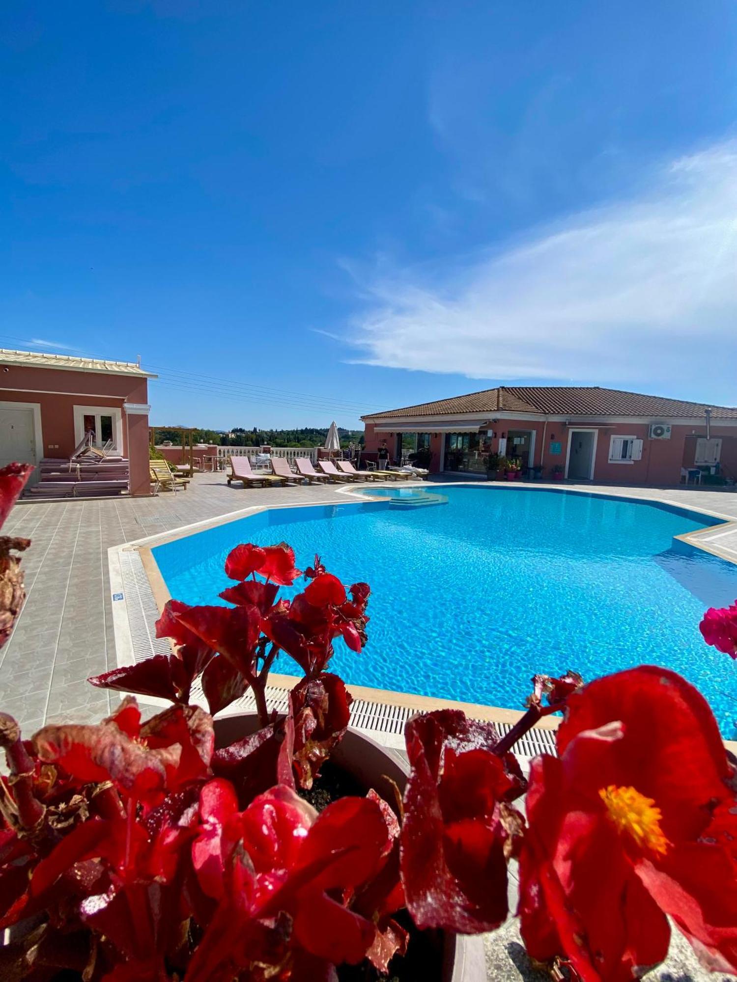 Paradiso Hotel Sea View And Pool Suites Ipsos Corfu Eksteriør billede