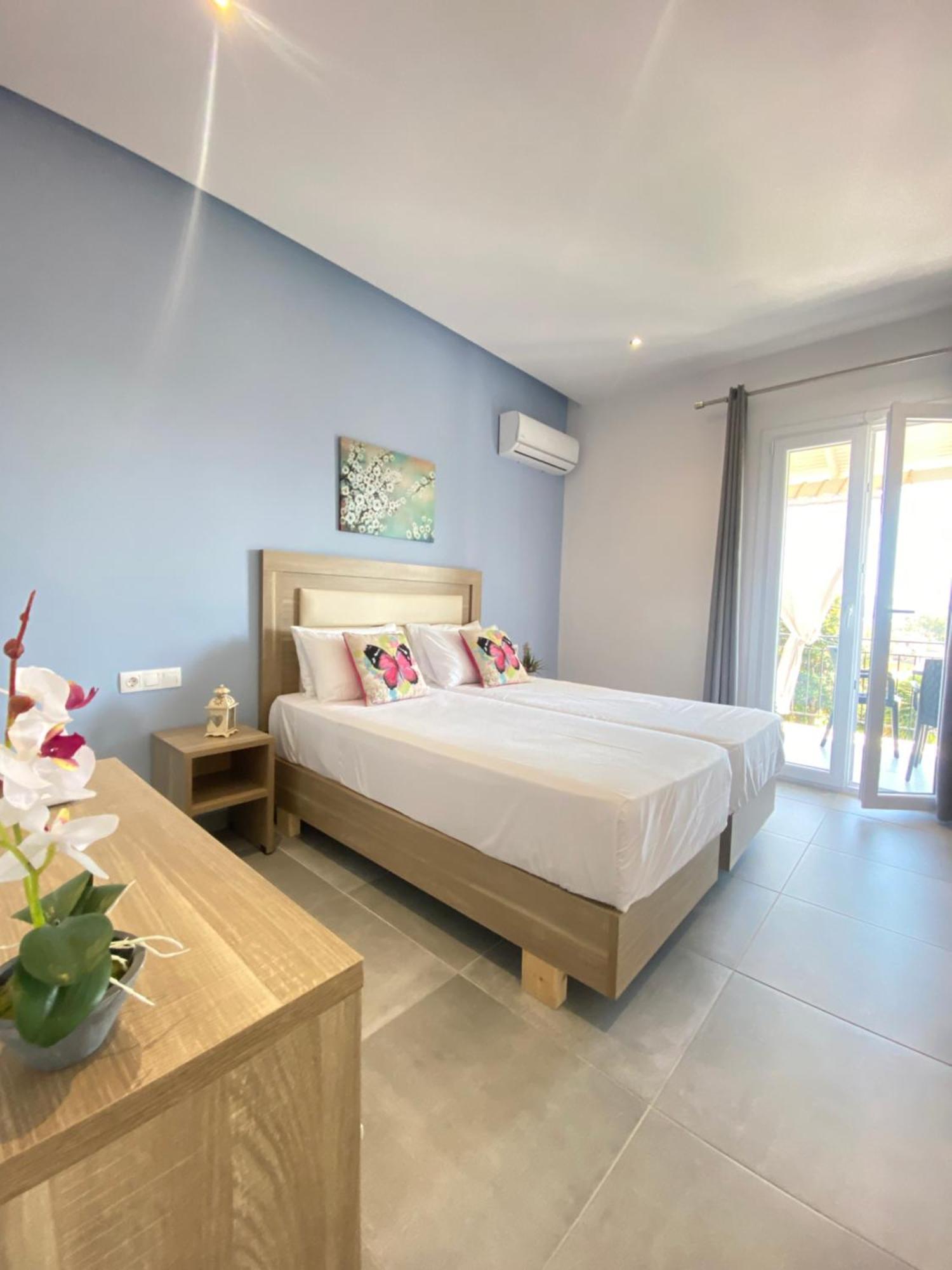 Paradiso Hotel Sea View And Pool Suites Ipsos Corfu Eksteriør billede