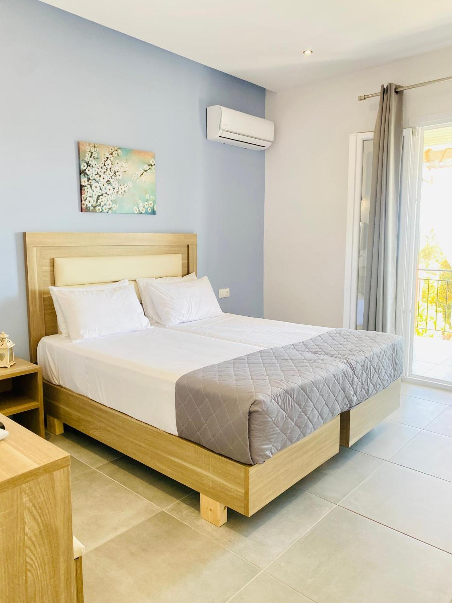 Paradiso Hotel Sea View And Pool Suites Ipsos Corfu Eksteriør billede